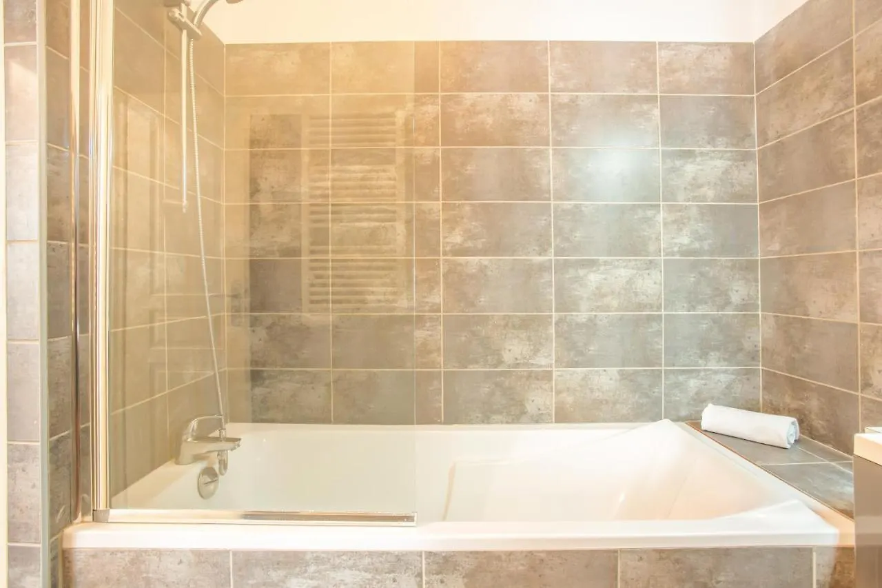 Apartment L'Olivier - Bel Appartement Au Calme A 2 Pas Du Vieux Port Marseille France